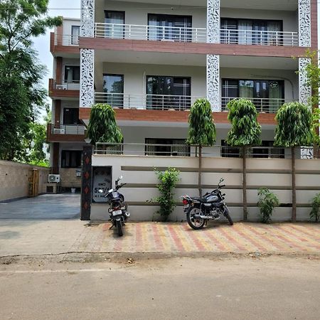 Raj Residency Stay Gurgaon Eksteriør billede